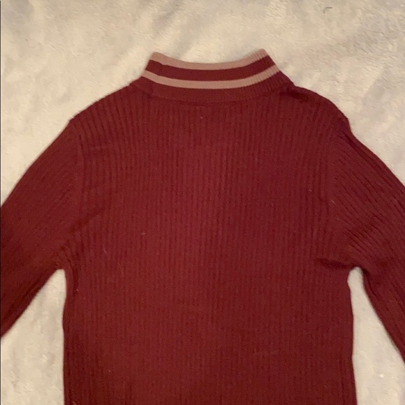 Burgundy Hollister turtle neck (size Medium) - Picture 4 of 4